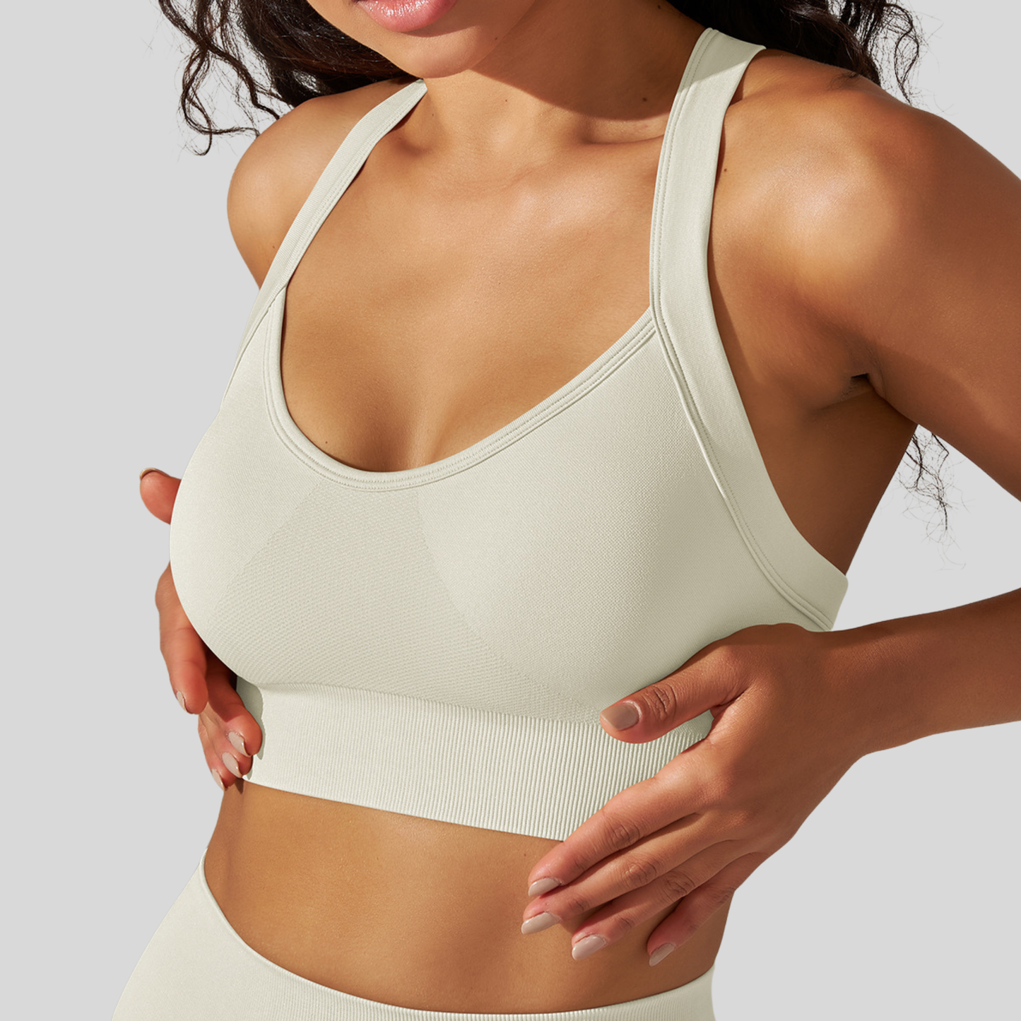 Seamless Sculpt Cross-Back Sports Bra – Ultimate Support & Style - Alzya