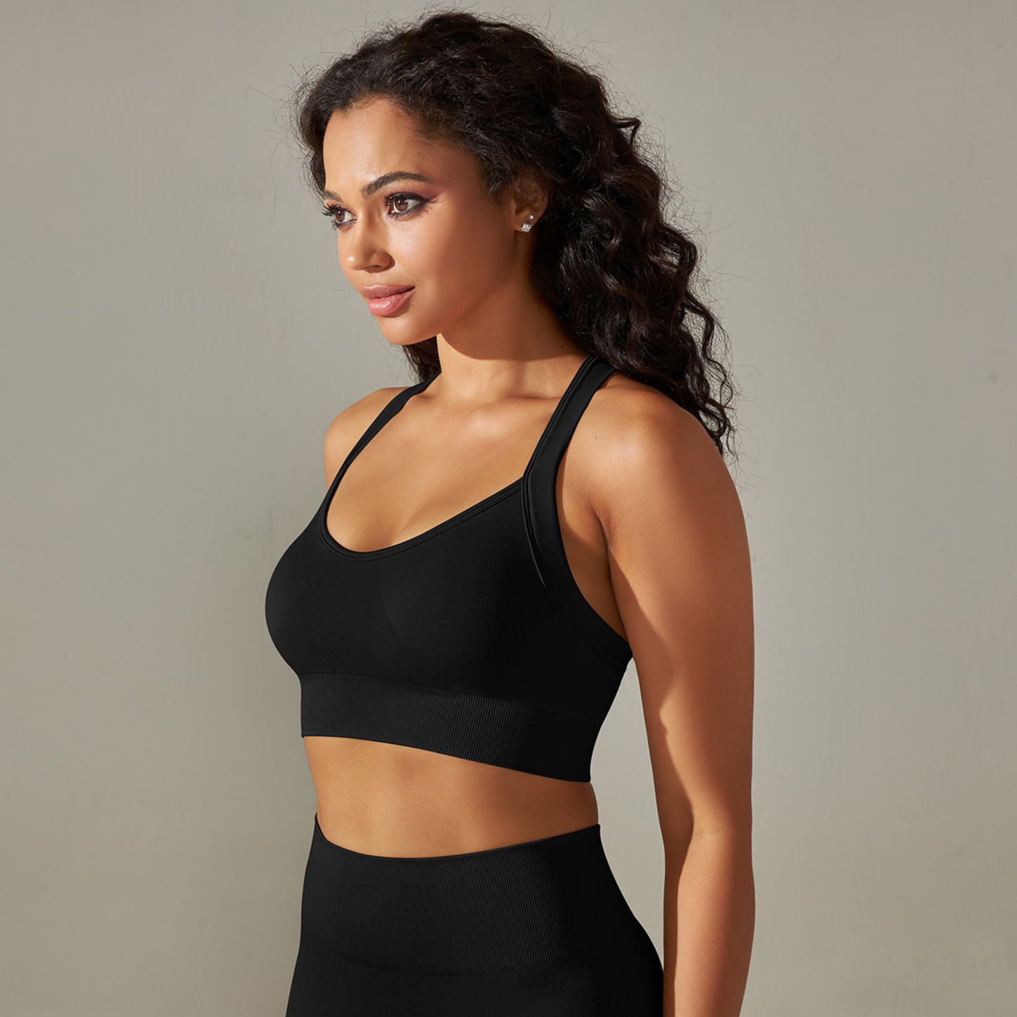 Seamless Sculpt Cross-Back Sports Bra – Ultimate Support & Style - Alzya