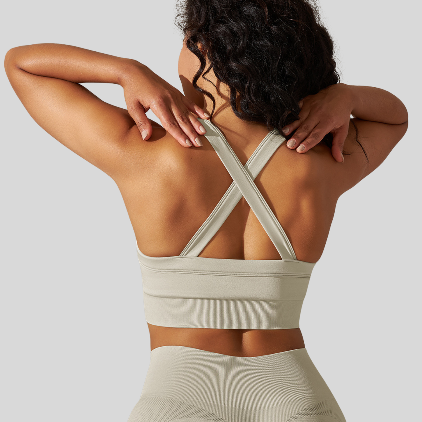 Seamless Sculpt Cross-Back Sports Bra – Ultimate Support & Style - Alzya