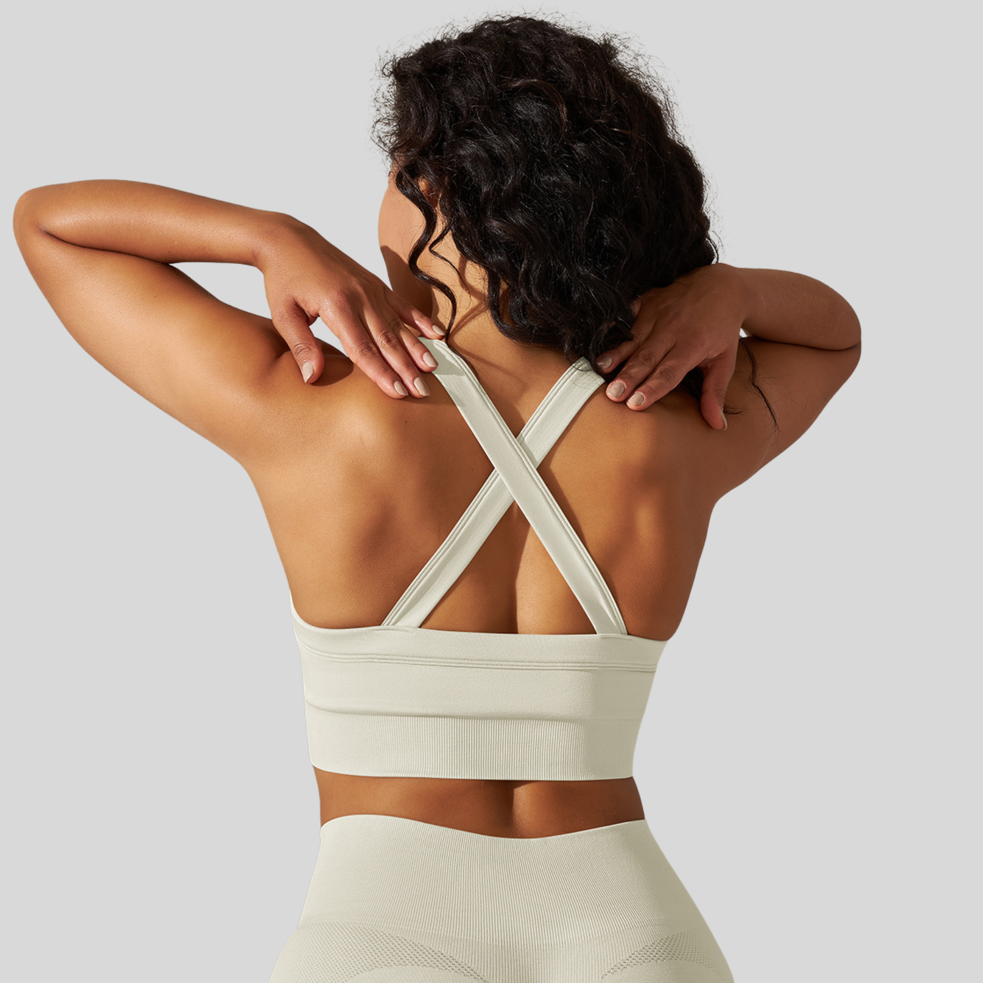 Seamless Sculpt Cross-Back Sports Bra – Ultimate Support & Style - Alzya