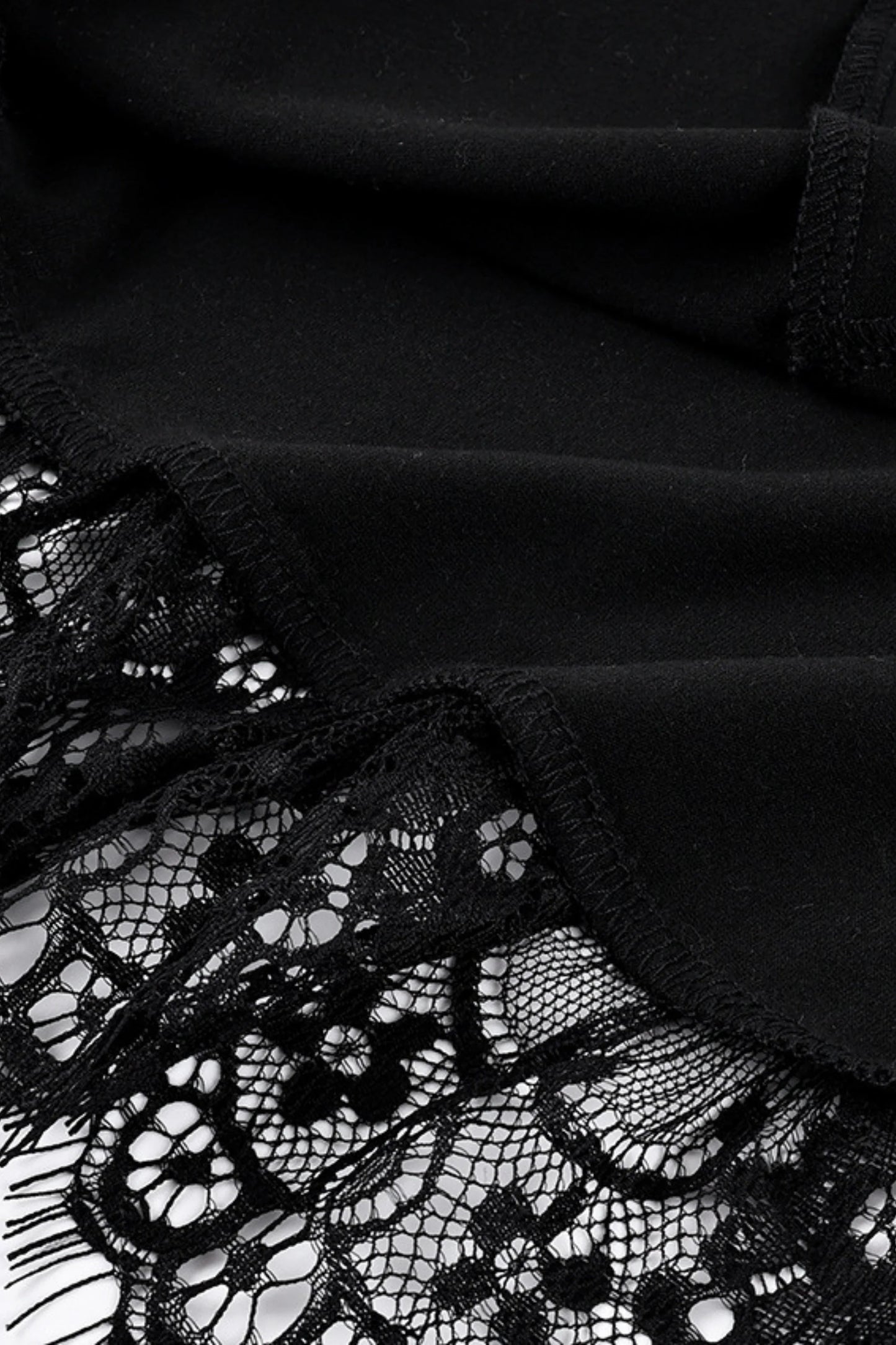 Lace trim fitted cropped camisole Black