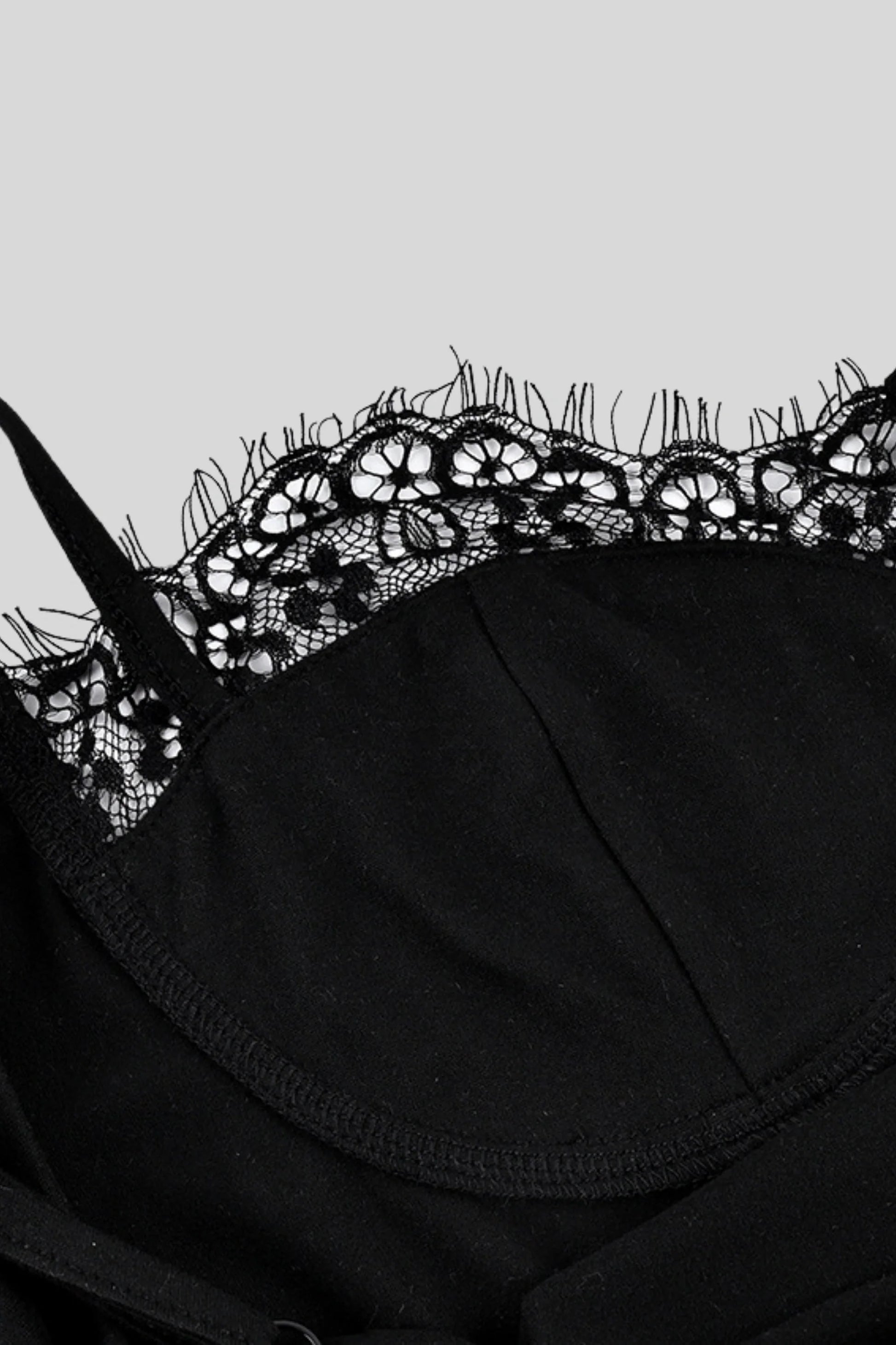 Lace trim fitted cropped camisole Black