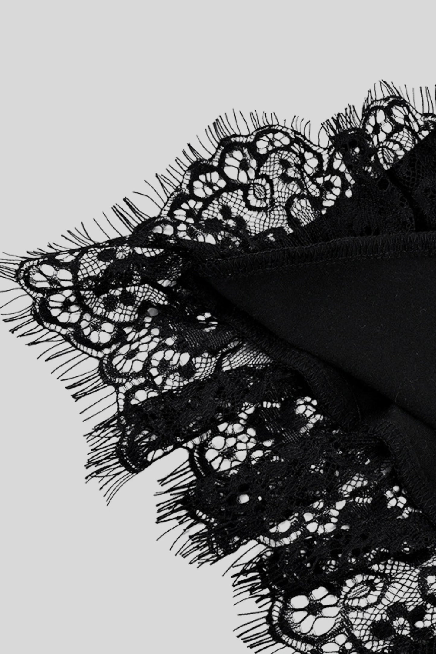 Lace trim fitted cropped camisole Black