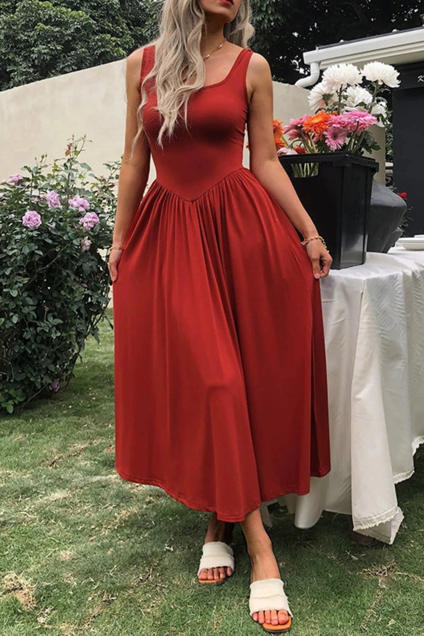 Alzya Midi Dress, Sleeveless, Straight Neckline, Fit & Flare Cut red