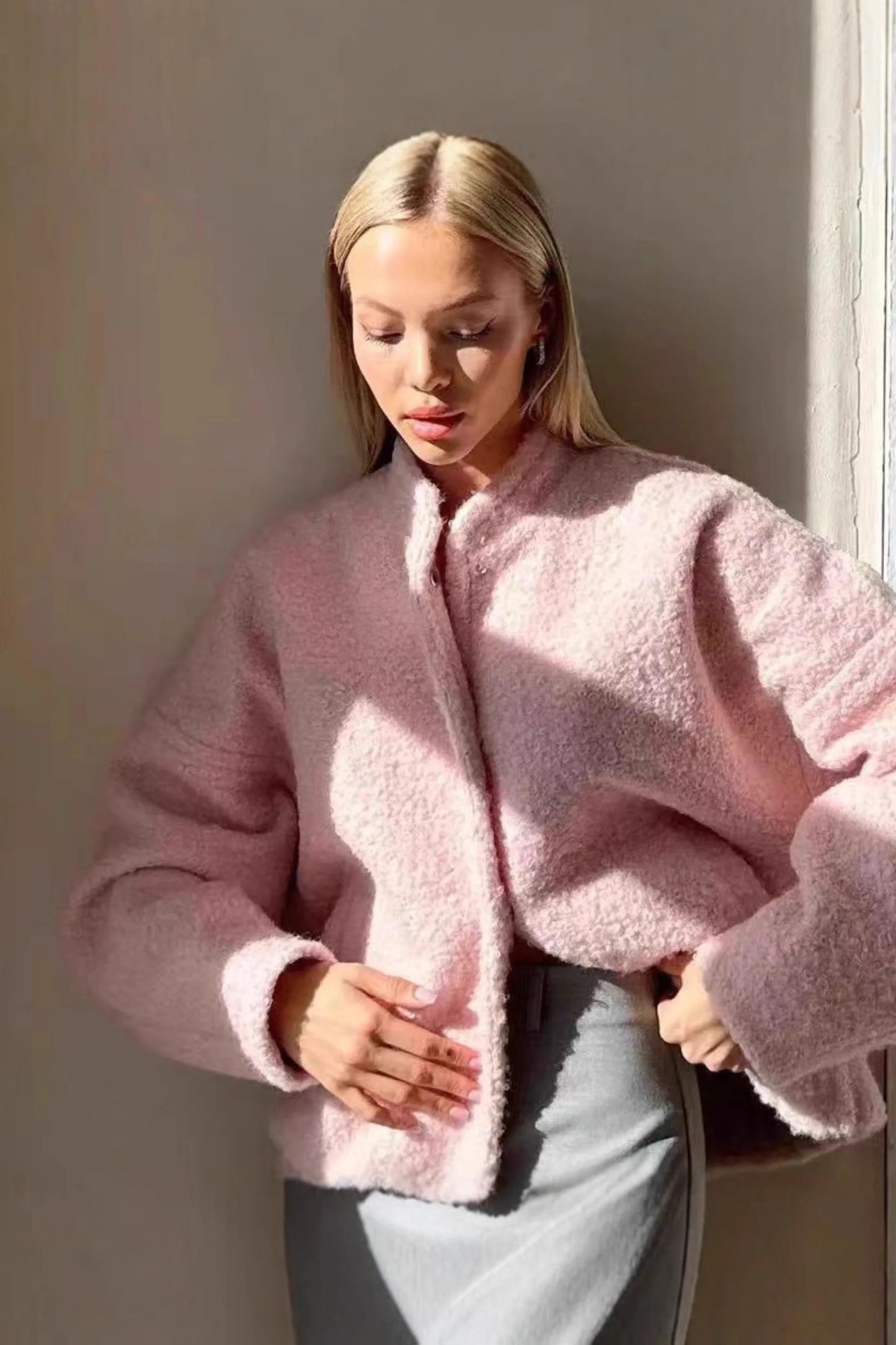 Pink Boucle Jacket That Structures the Shoulder Instantly Light