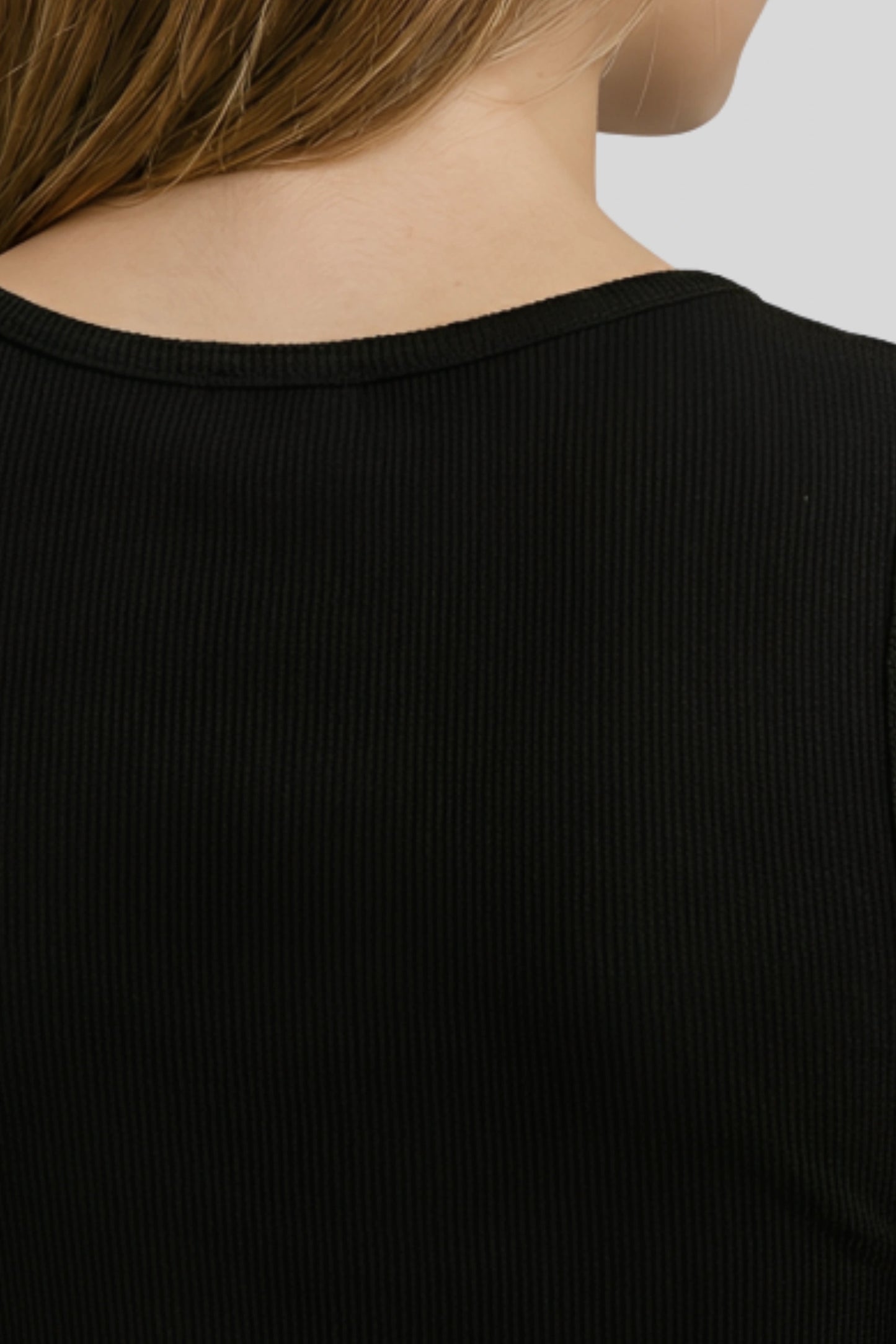 Alzya Sleeveless Ruched V-Neck Top_black