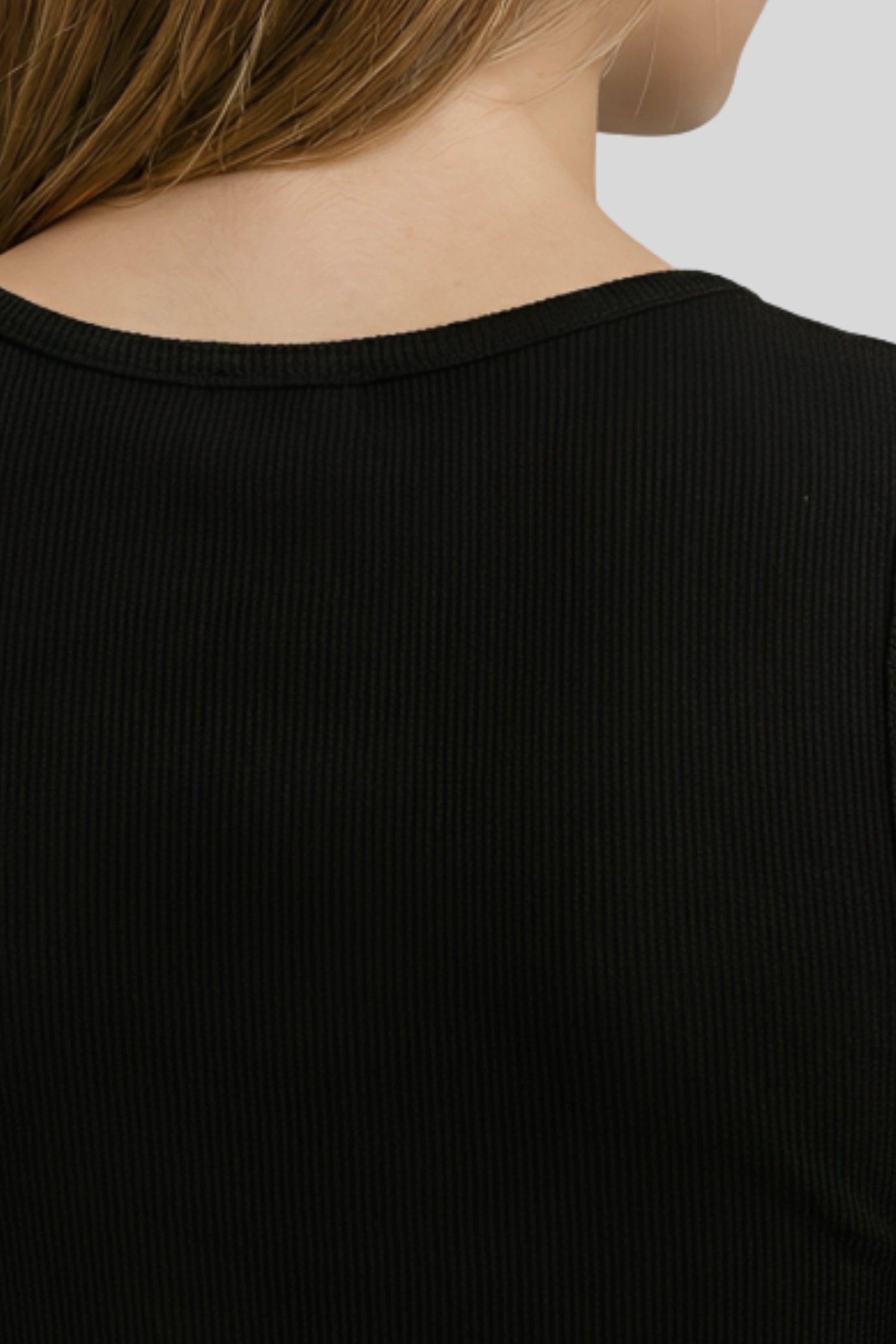 Alzya Sleeveless Ruched V-Neck Top_black