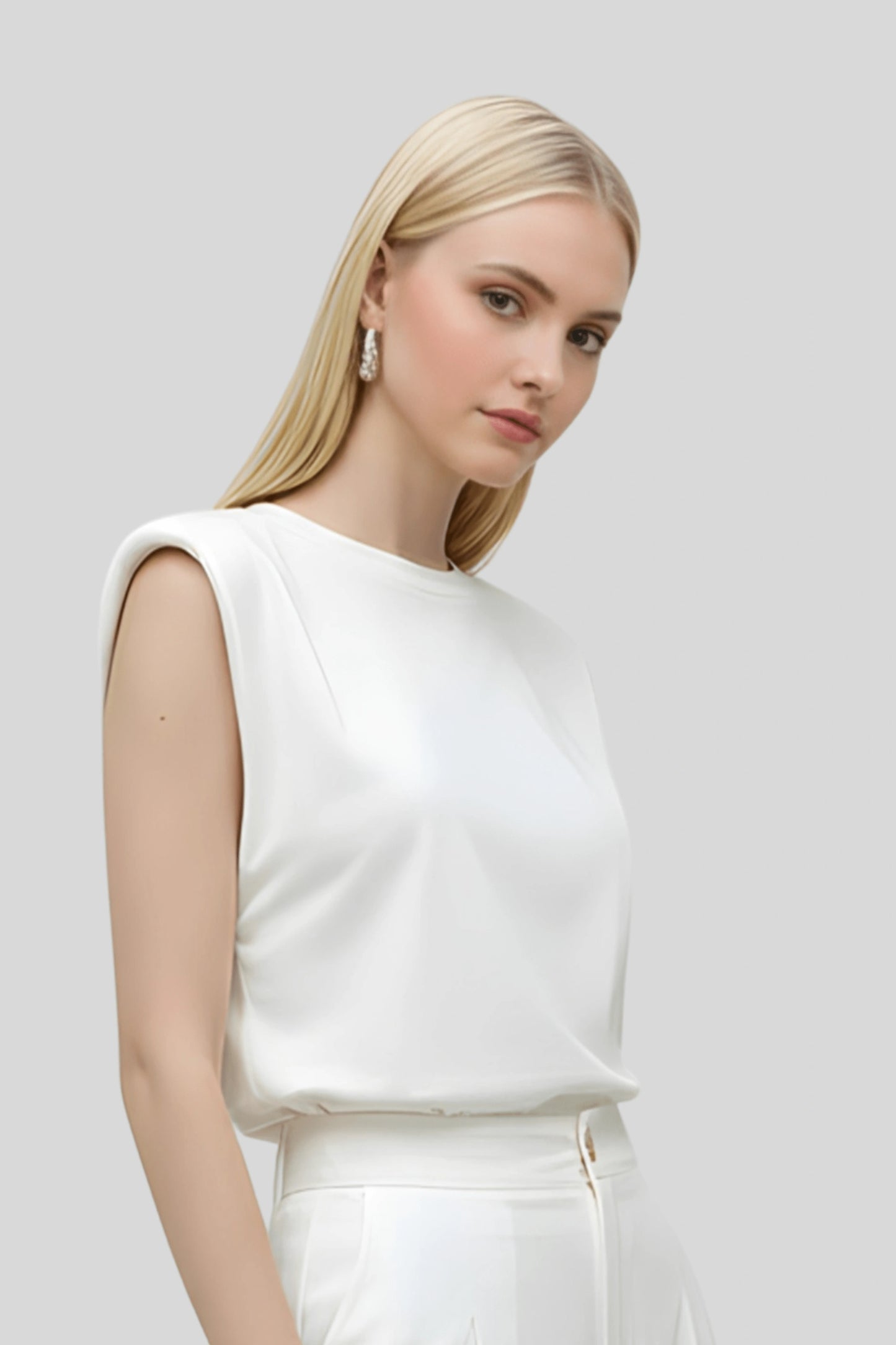 Alzya Sleeveless T-shirt with Padded Shoulders_White