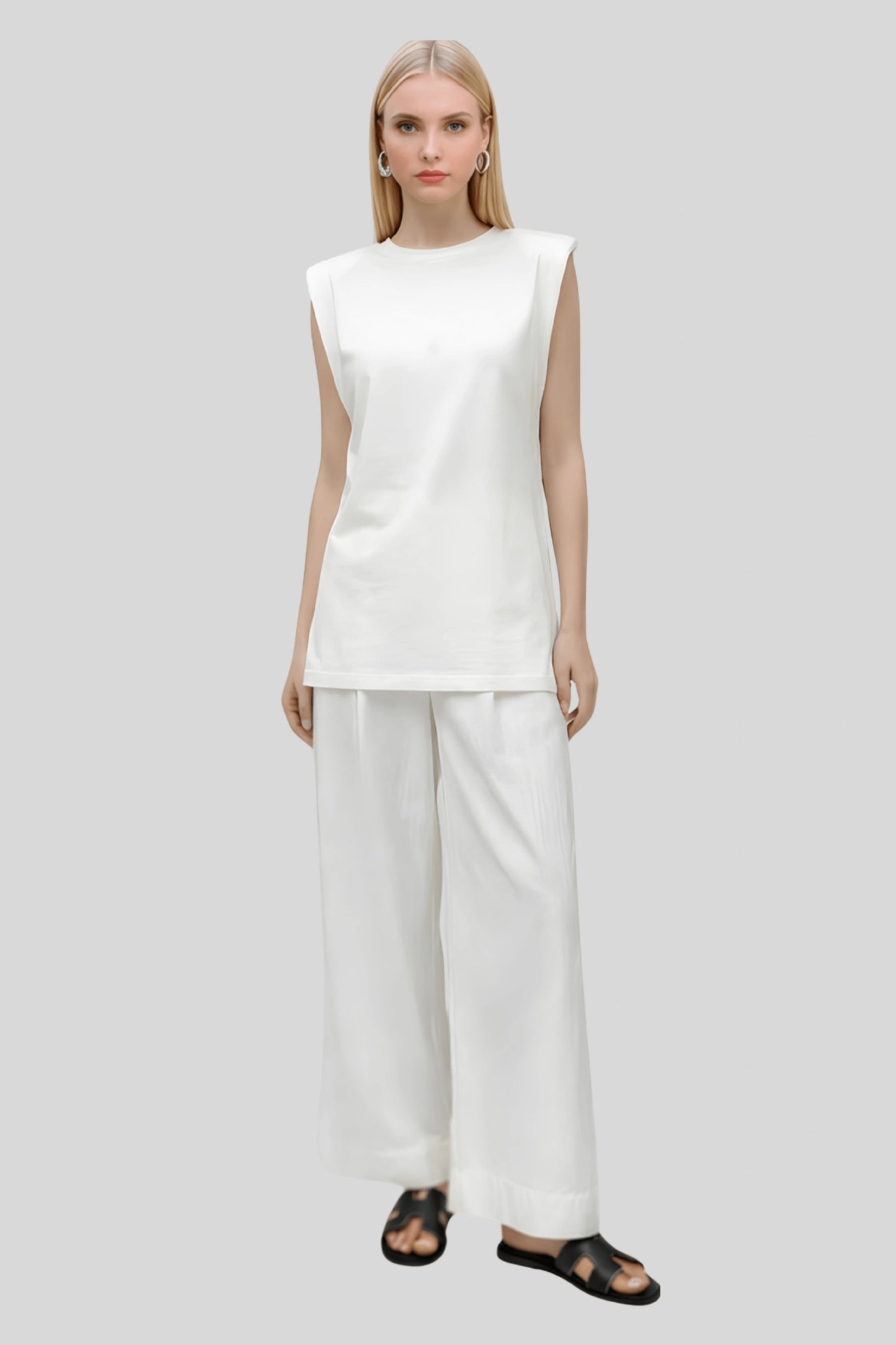 Alzya Sleeveless T-shirt with Padded Shoulders_White