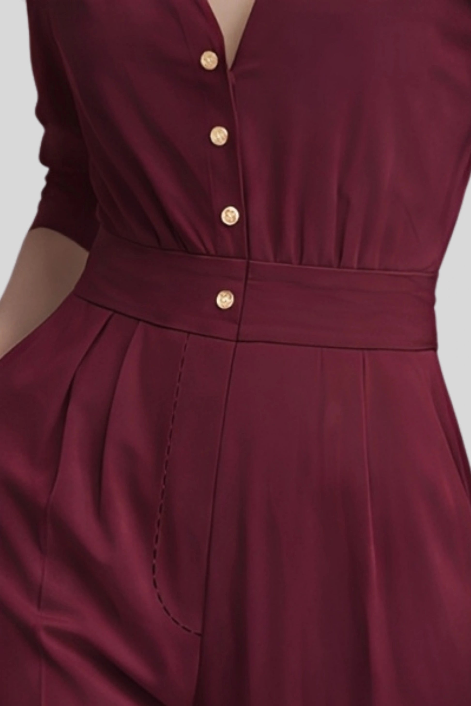 The Elegant Jumpsuit That Shapes the Silhouette Without Restriction Red