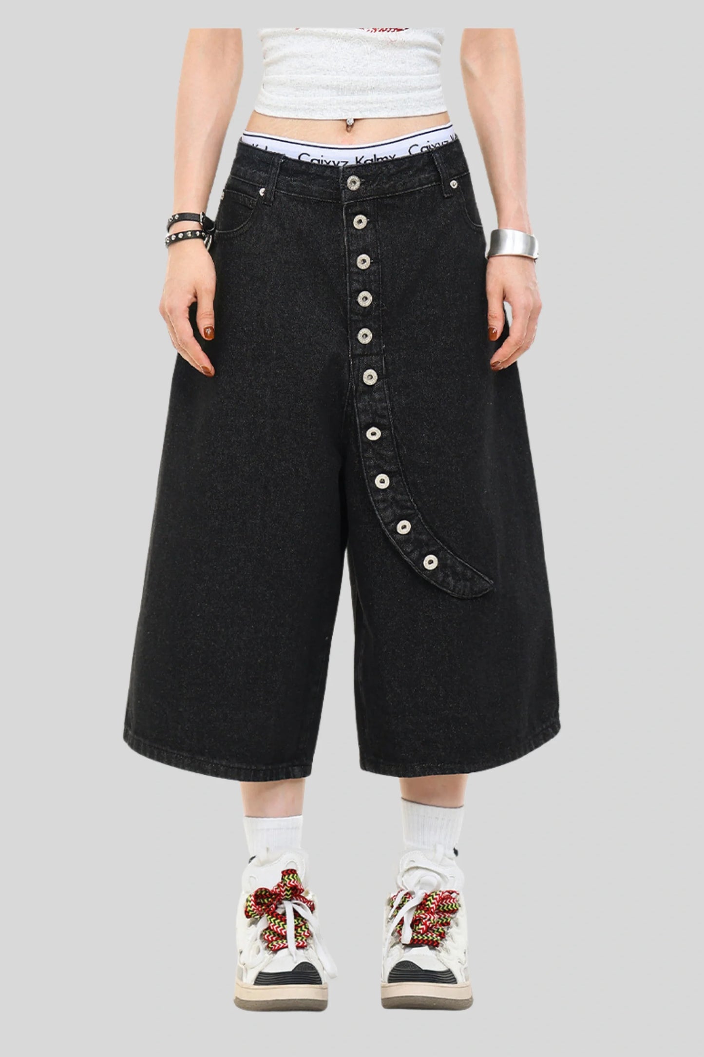 Black Wide-Leg Denim Capri Shorts Studded Button Black