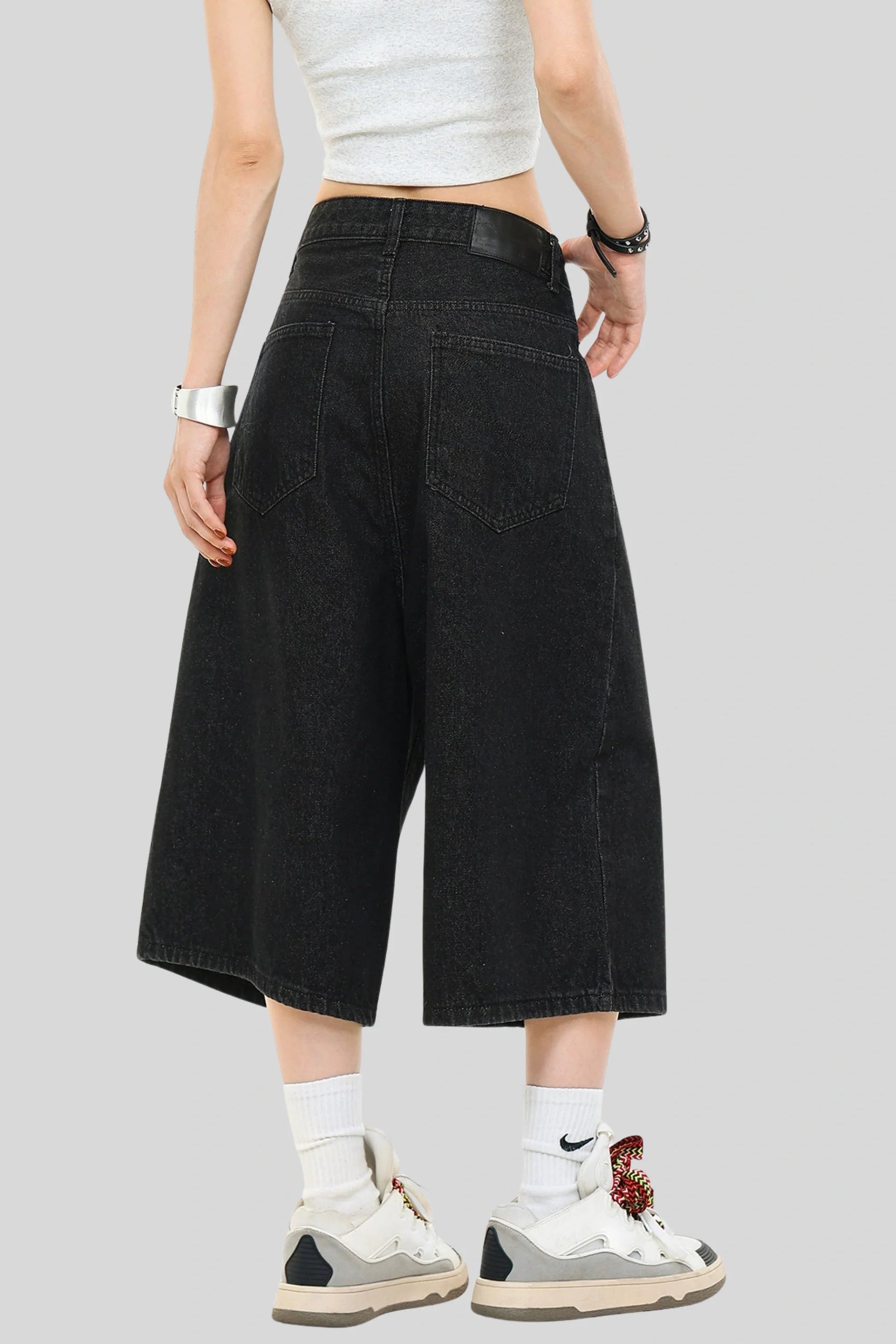 Black Wide-Leg Denim Capri Shorts Studded Button Black