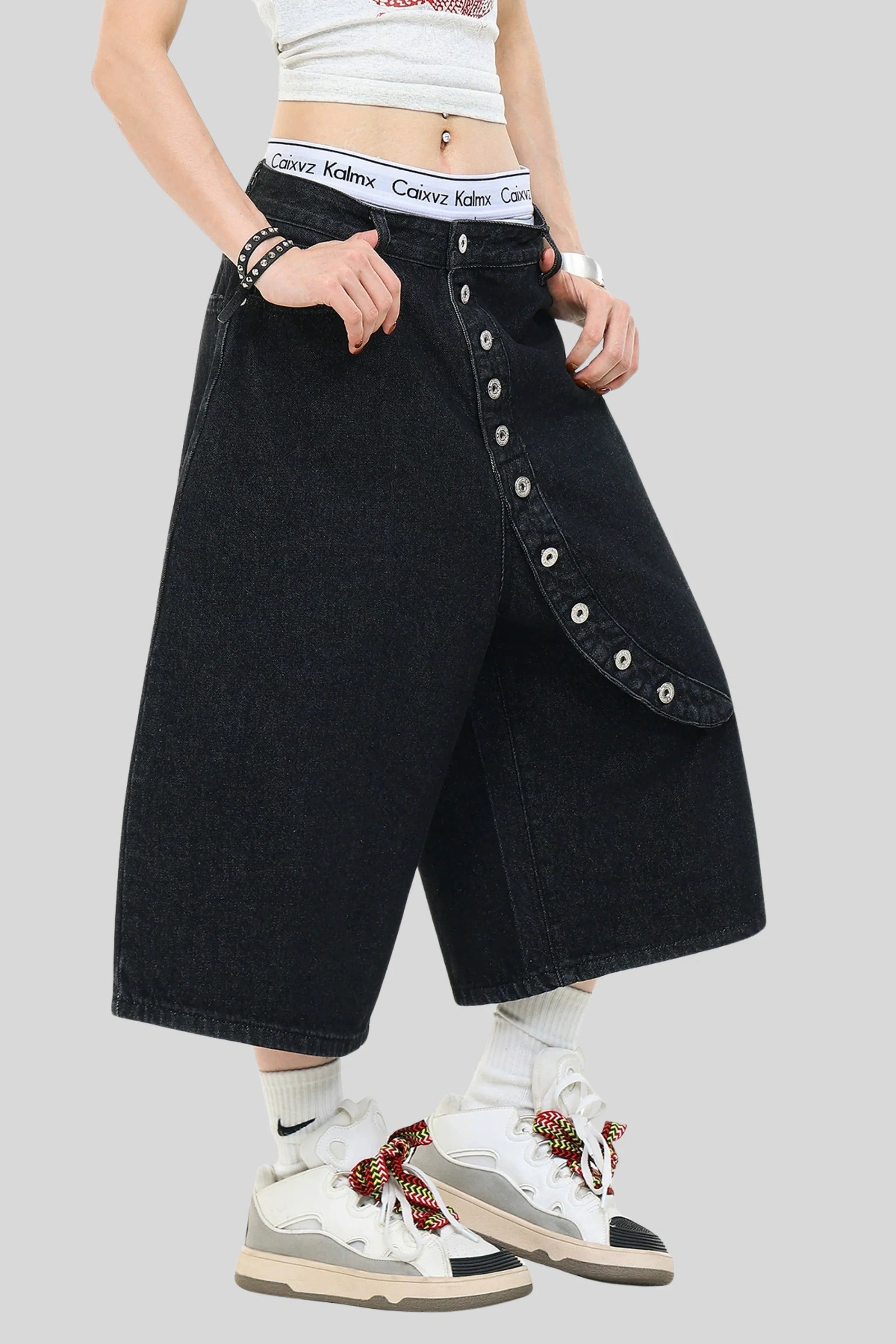 Black Wide-Leg Denim Capri Shorts Studded Button Black