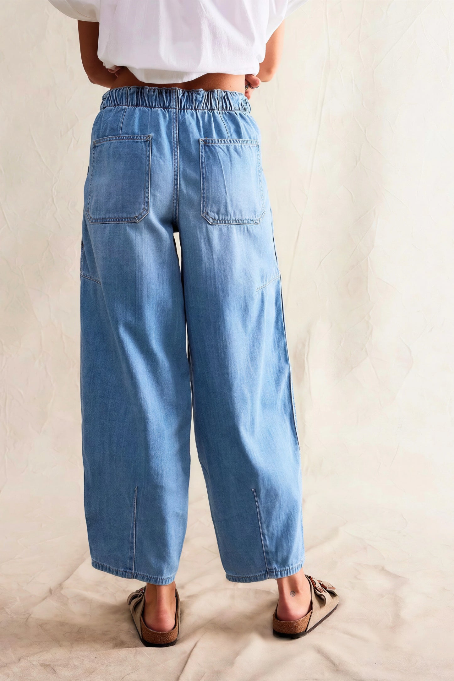 Relaxed Low-Rise Wide-Leg Denim Jeans