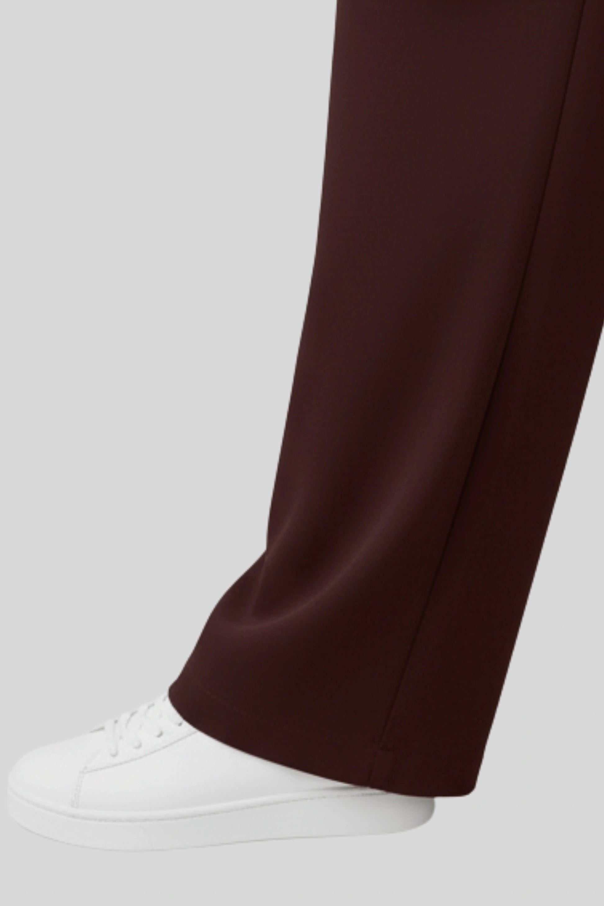 Retro_High-Waisted_Straight