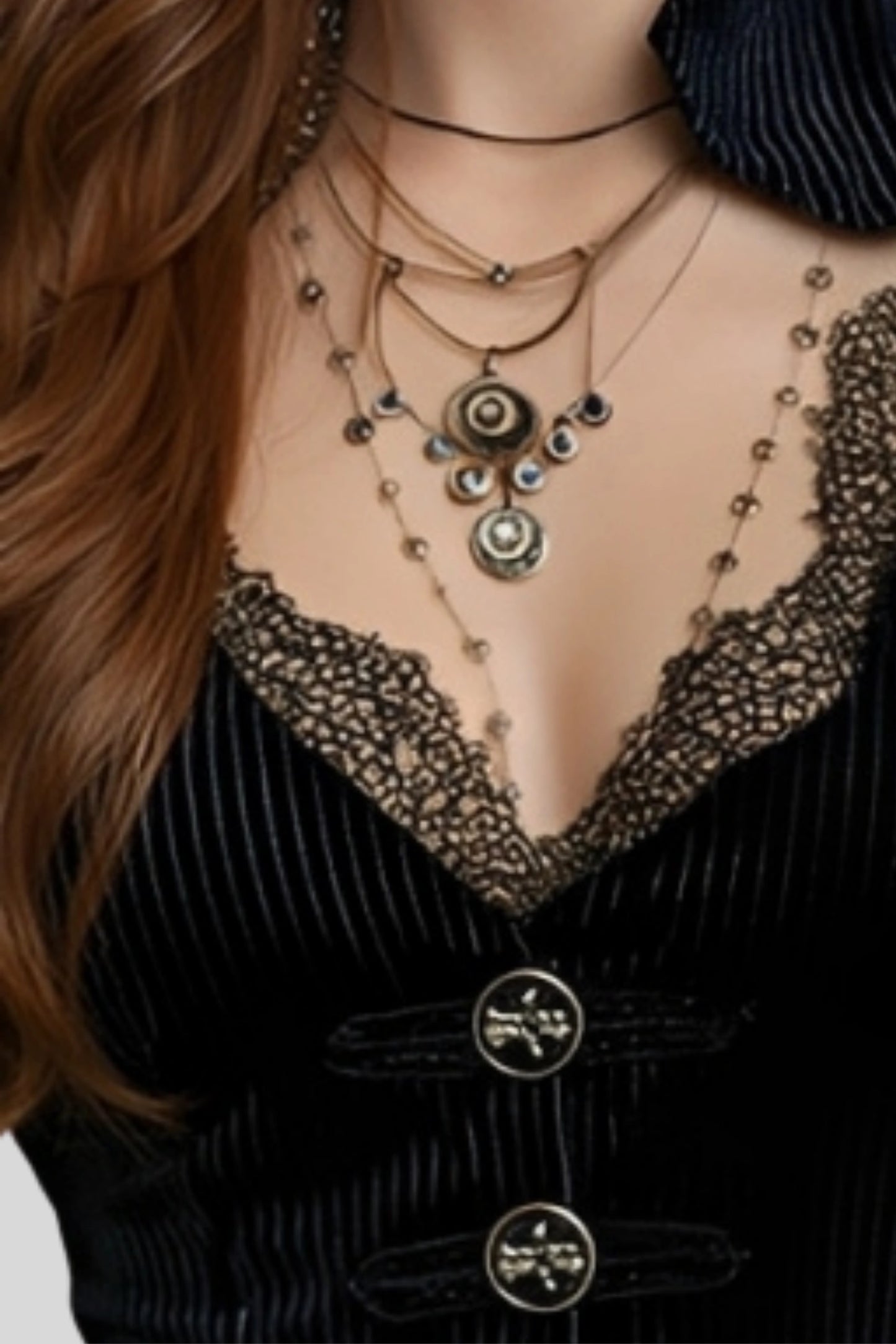 The Elegant Blouse That Adds a Refined Finish_Black